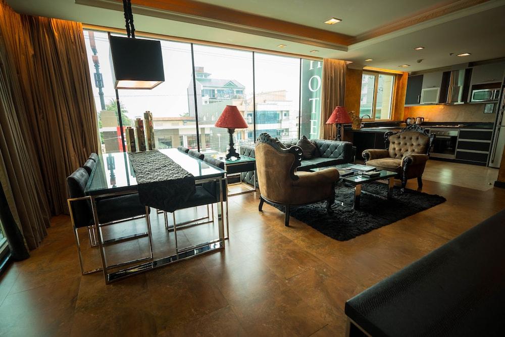 Fields Plaza By Abc Aparthotel 5*