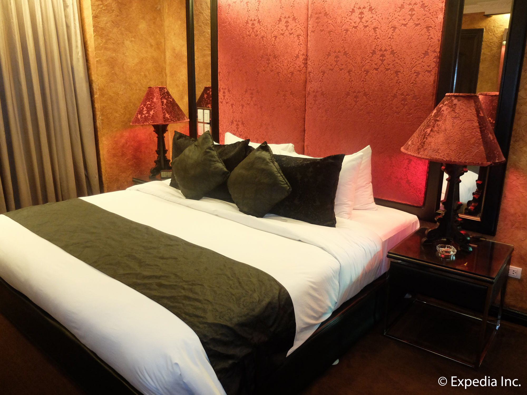 Fields Plaza By Abc Aparthotel Angeles